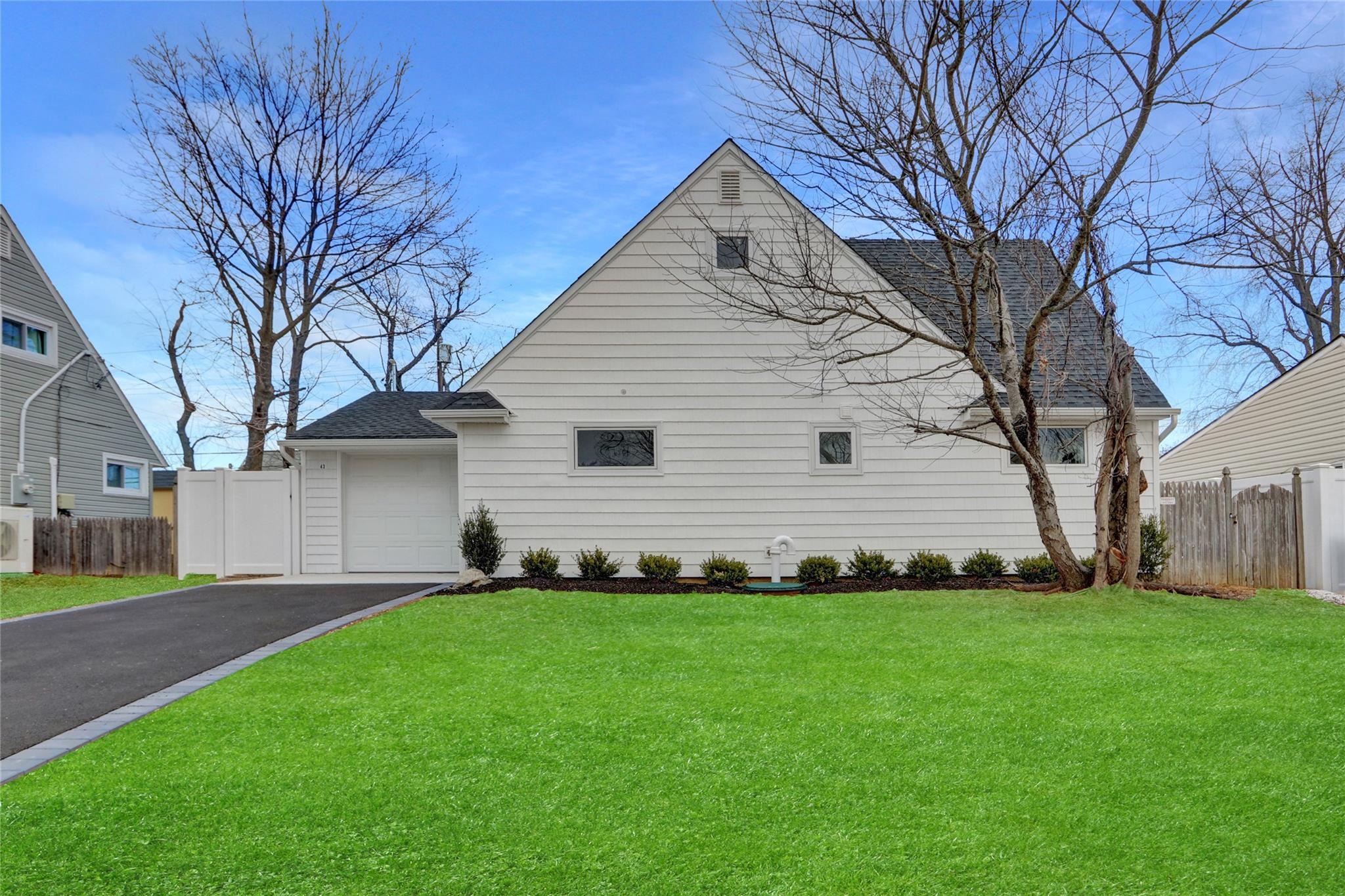 Deep Ln, Wantagh, NY 11793