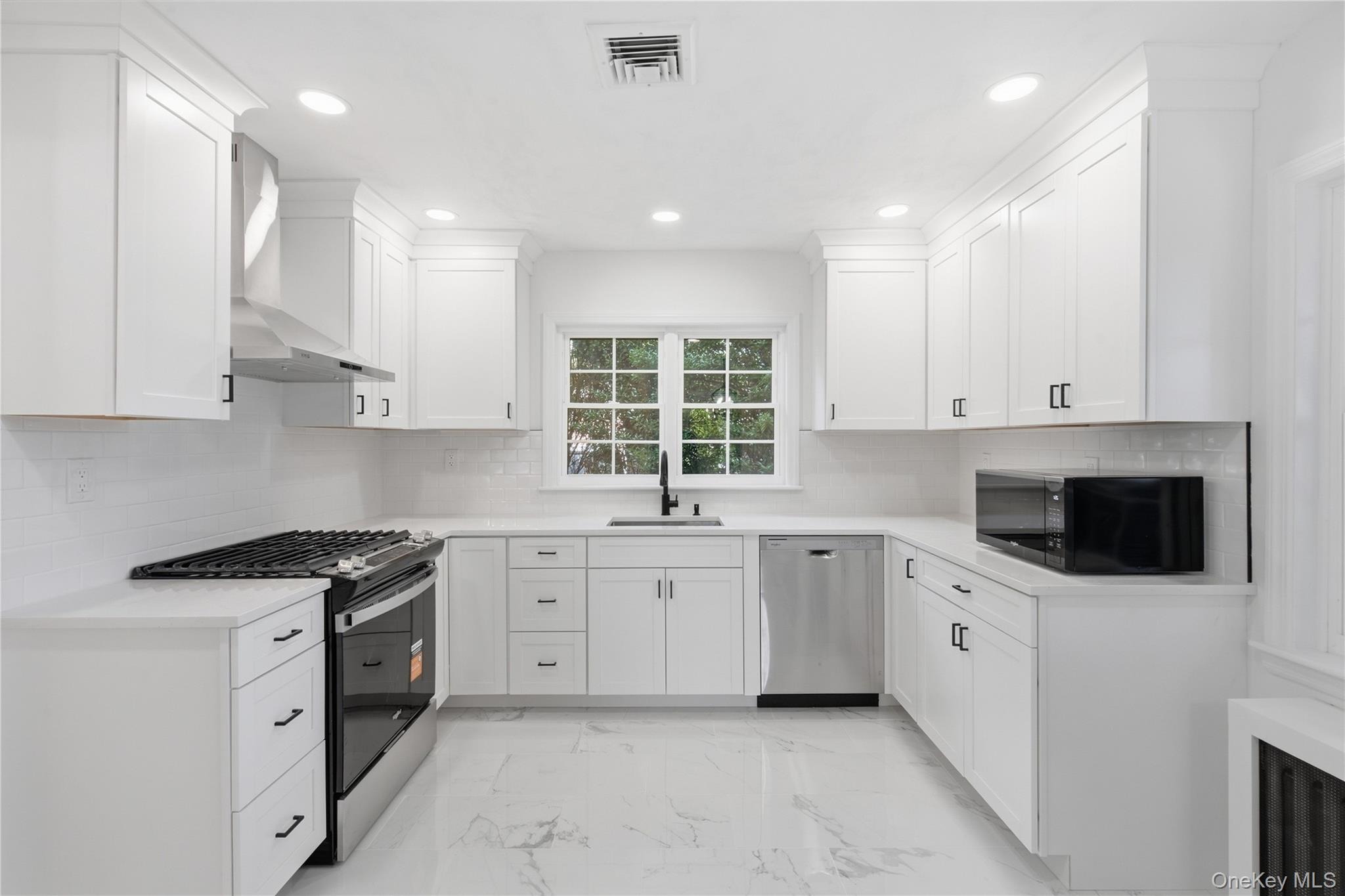 Kilburn Rd, Garden City, NY 11530 #1