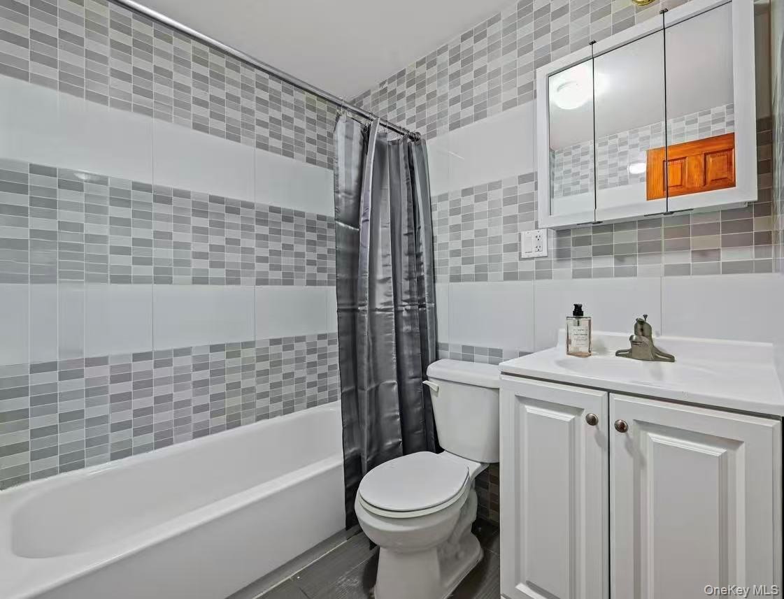 Queens Blvd, Elmhurst, NY 11373 #1