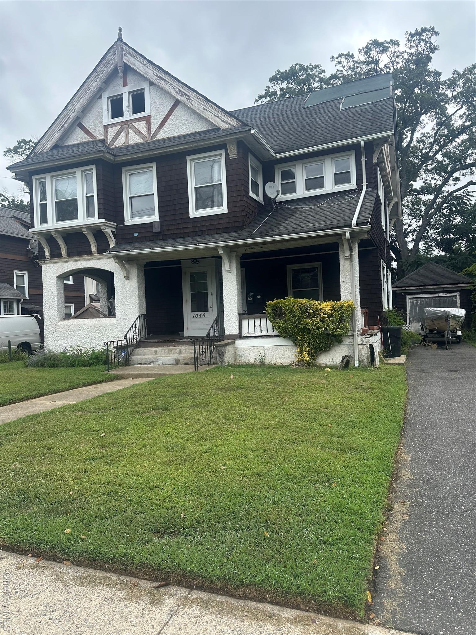 Dickens St, Far Rockaway, NY 11691