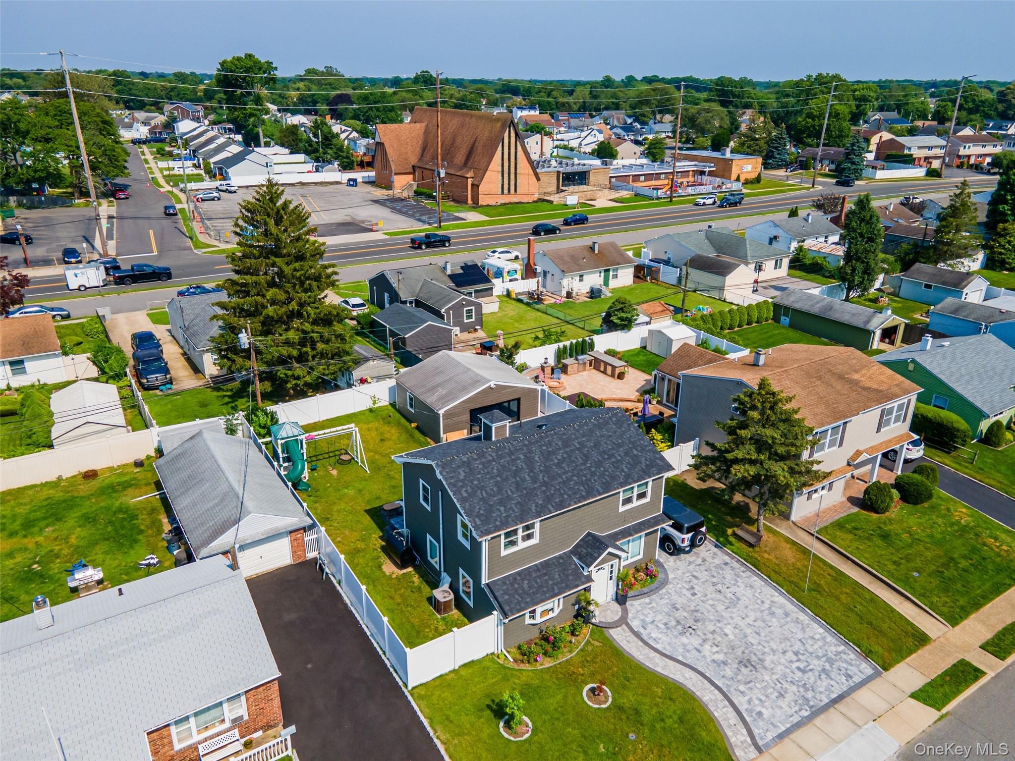 Harriet Rd, Bethpage, NY 11714