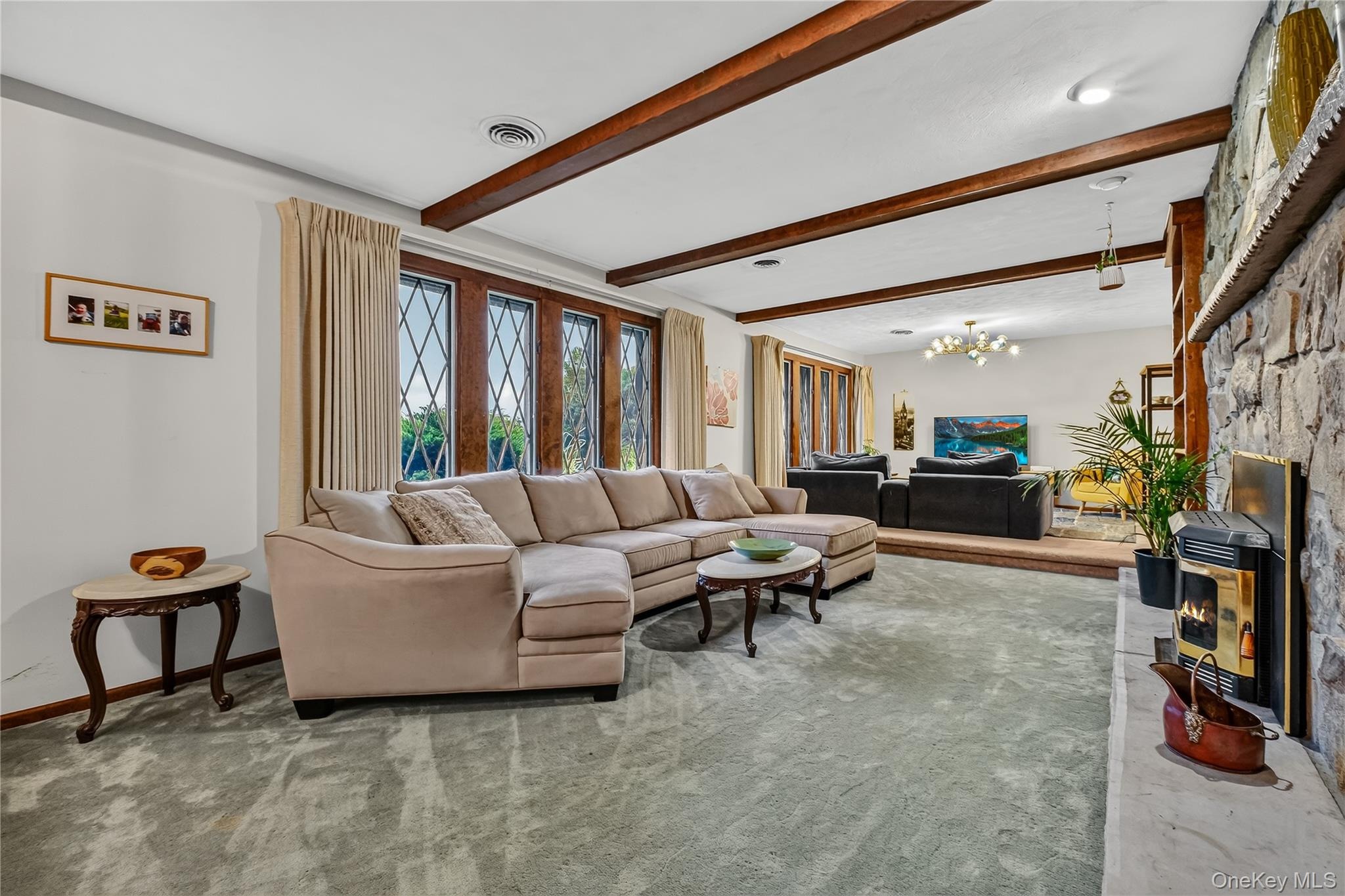 Lisa Dr, Highland, NY 12528