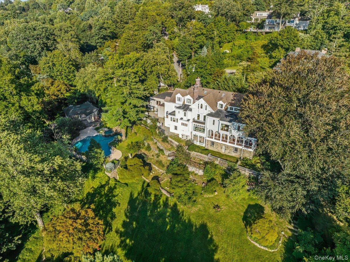 Cobb Ln, Tarrytown, NY 10591