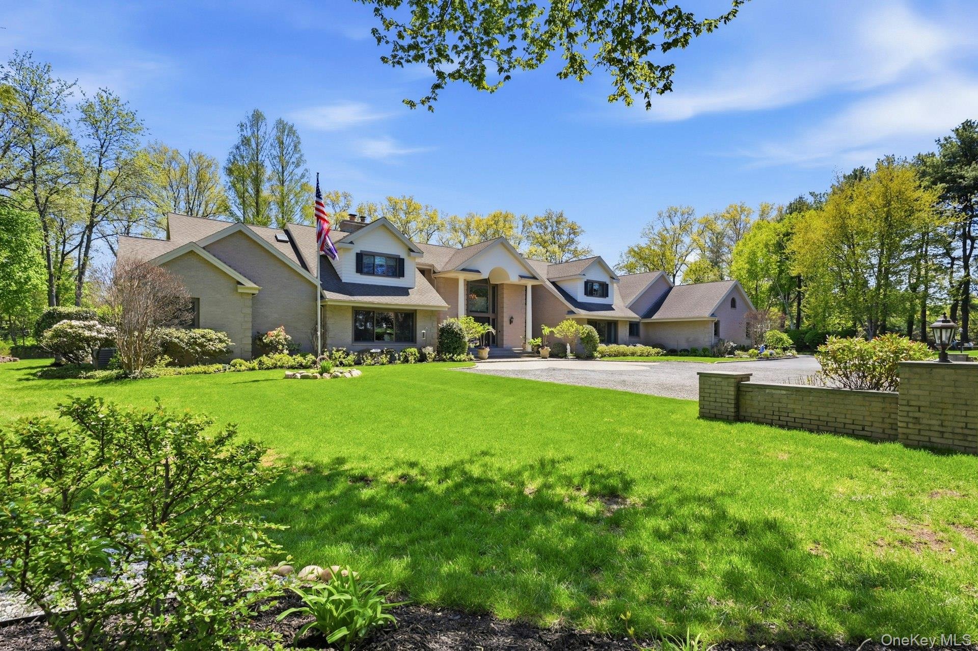 Fox Meadow Ln, Huntington, NY 11743