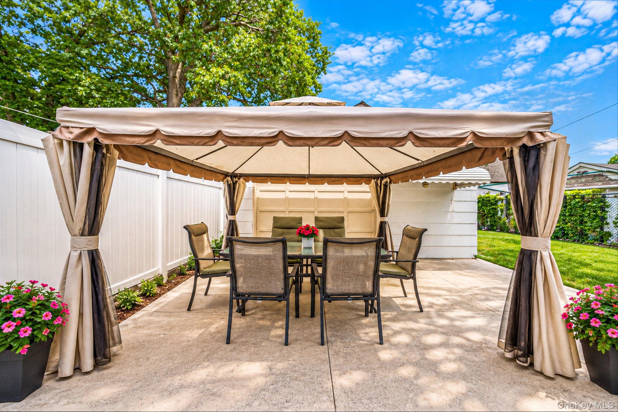 Park Pl, Valley Stream, NY 11580