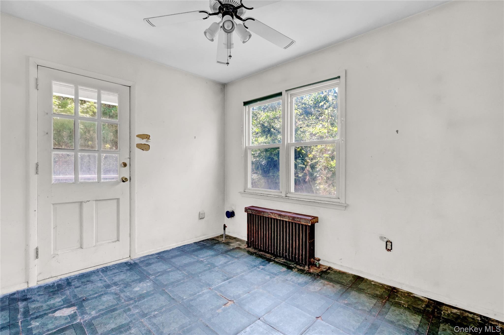 5th Ave, Huntington Station, NY 11746