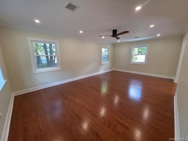 Bently Ln, Stony Brook, NY 11790