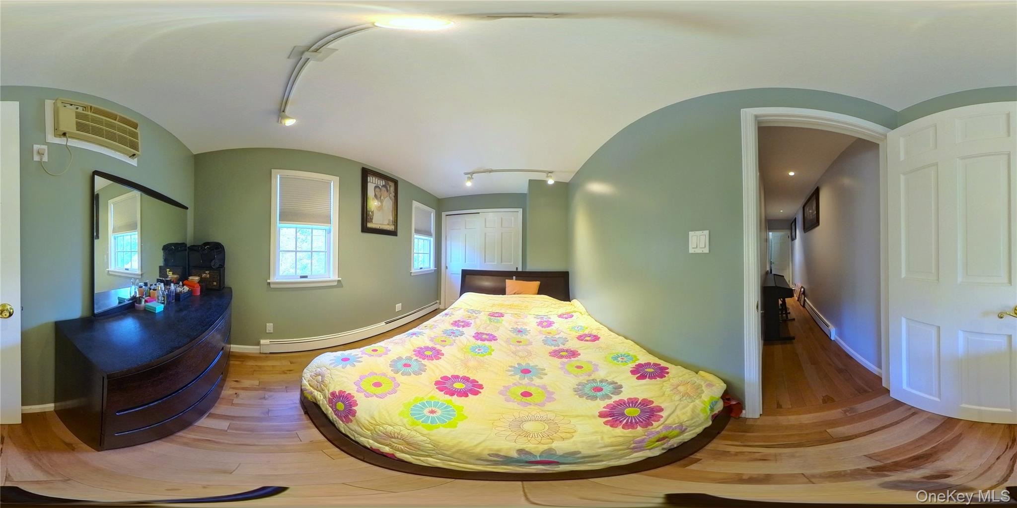 Morris Ln, Great Neck, NY 11024 #1