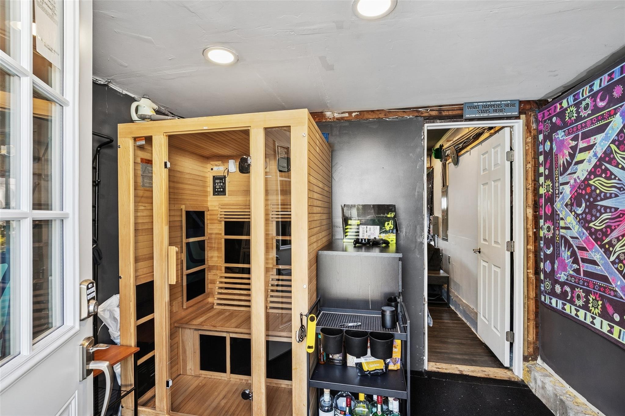 Via Continental , Huntington Station, NY 11746