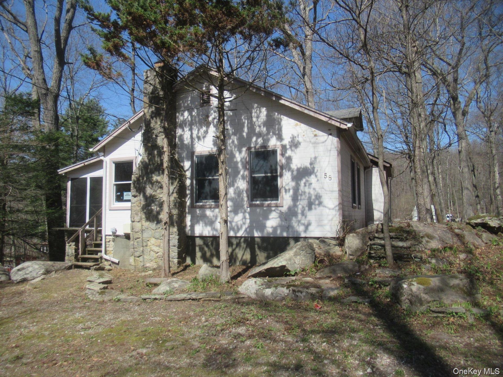 Hillside Dr, Mahopac, NY 10541
