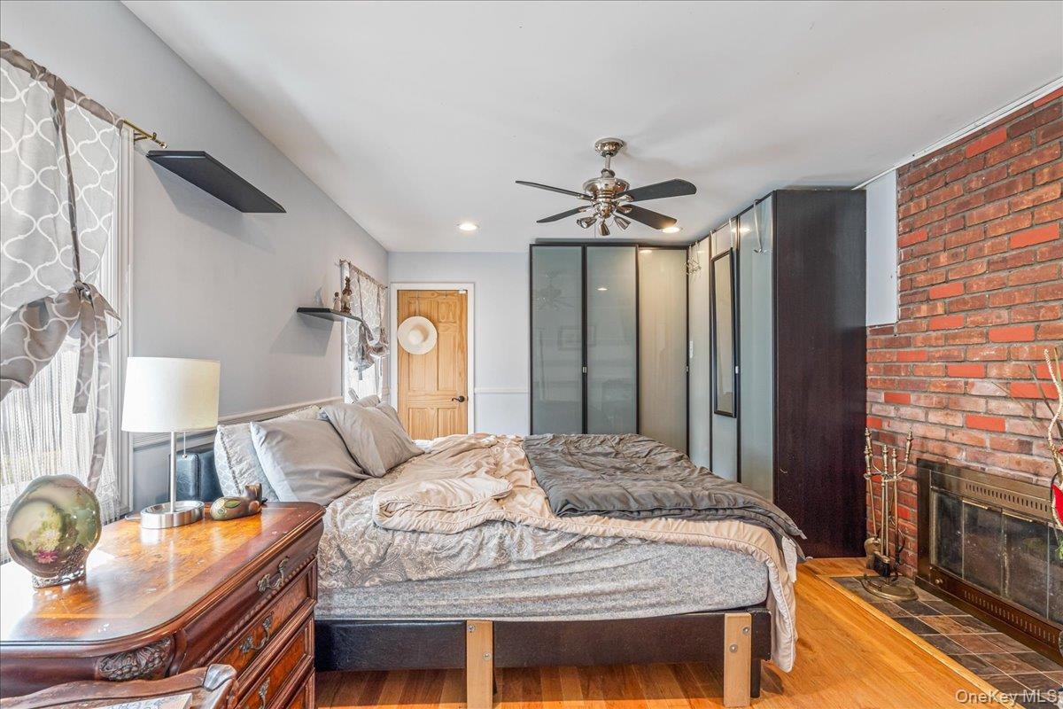 Duckpond Dr, Wantagh, NY 11793