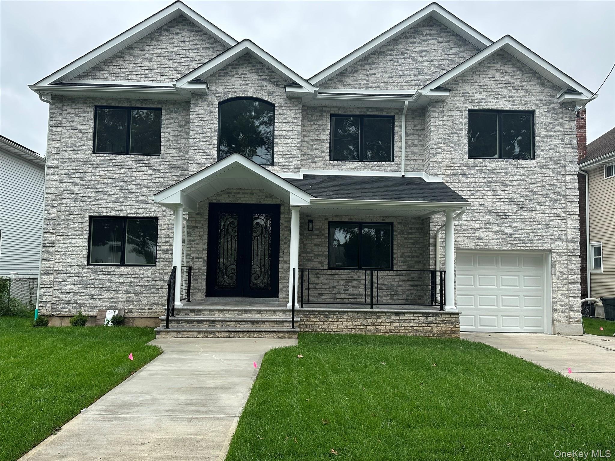 Andrews Rd, Mineola, NY 11501 #1