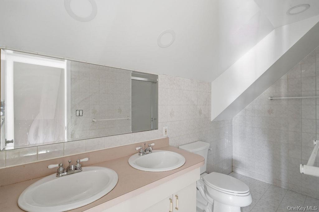 Summer Ln, Hicksville, NY 11801 #1