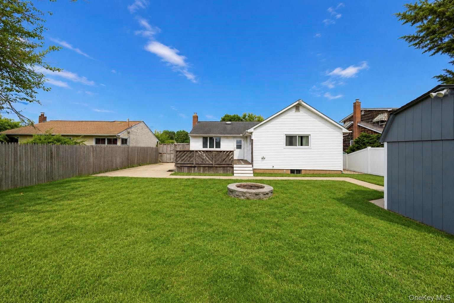 Wellesley Ln, Hicksville, NY 11801 #1