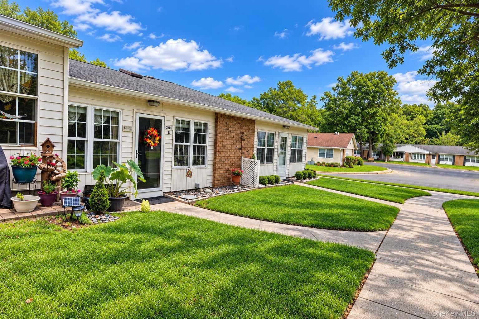 Woodbridge Dr, Ridge, NY 11961 #1