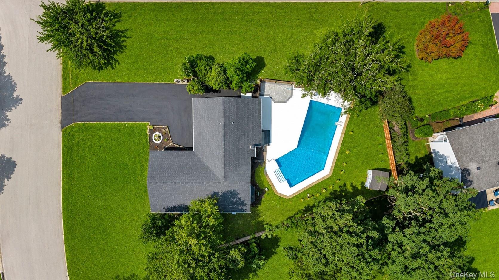 Martin Ct, Coram, NY 11727