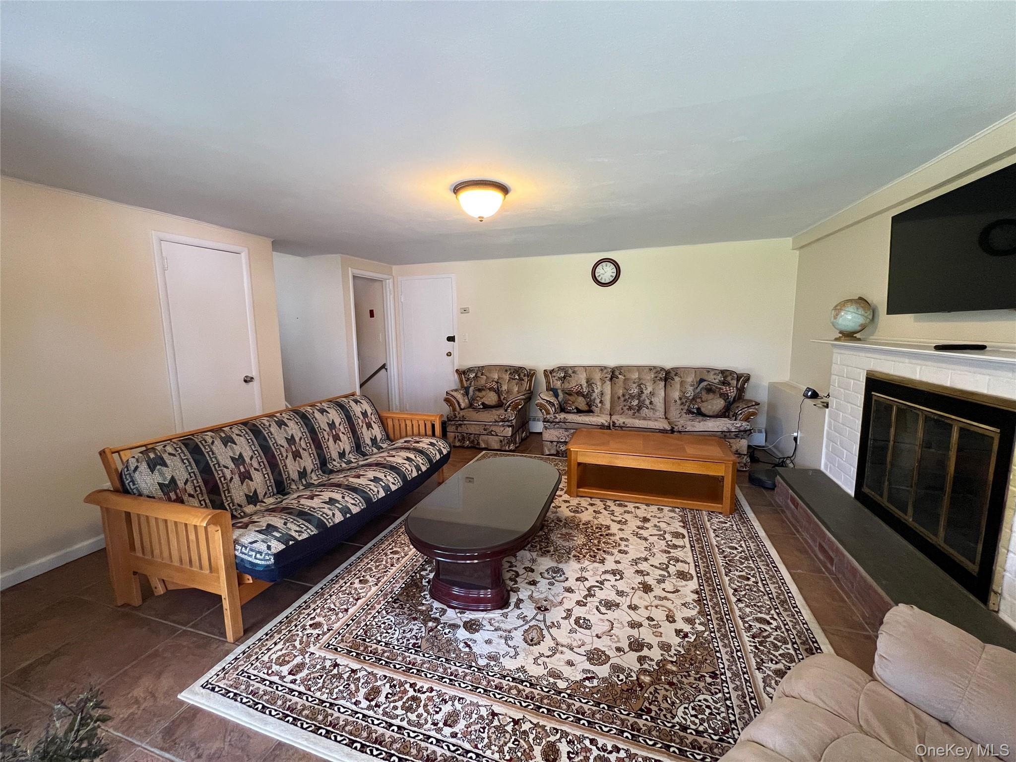 Rhododendron Dr, Westbury, NY 11590 #1