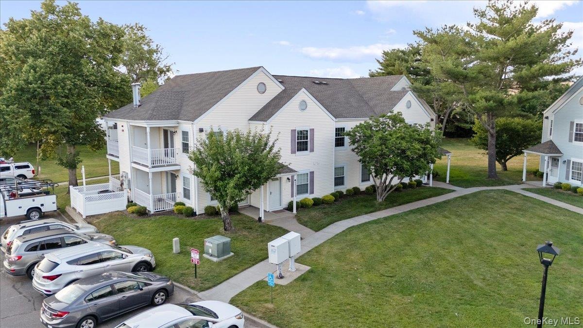 Fairview Cir, Middle Island, NY 11953