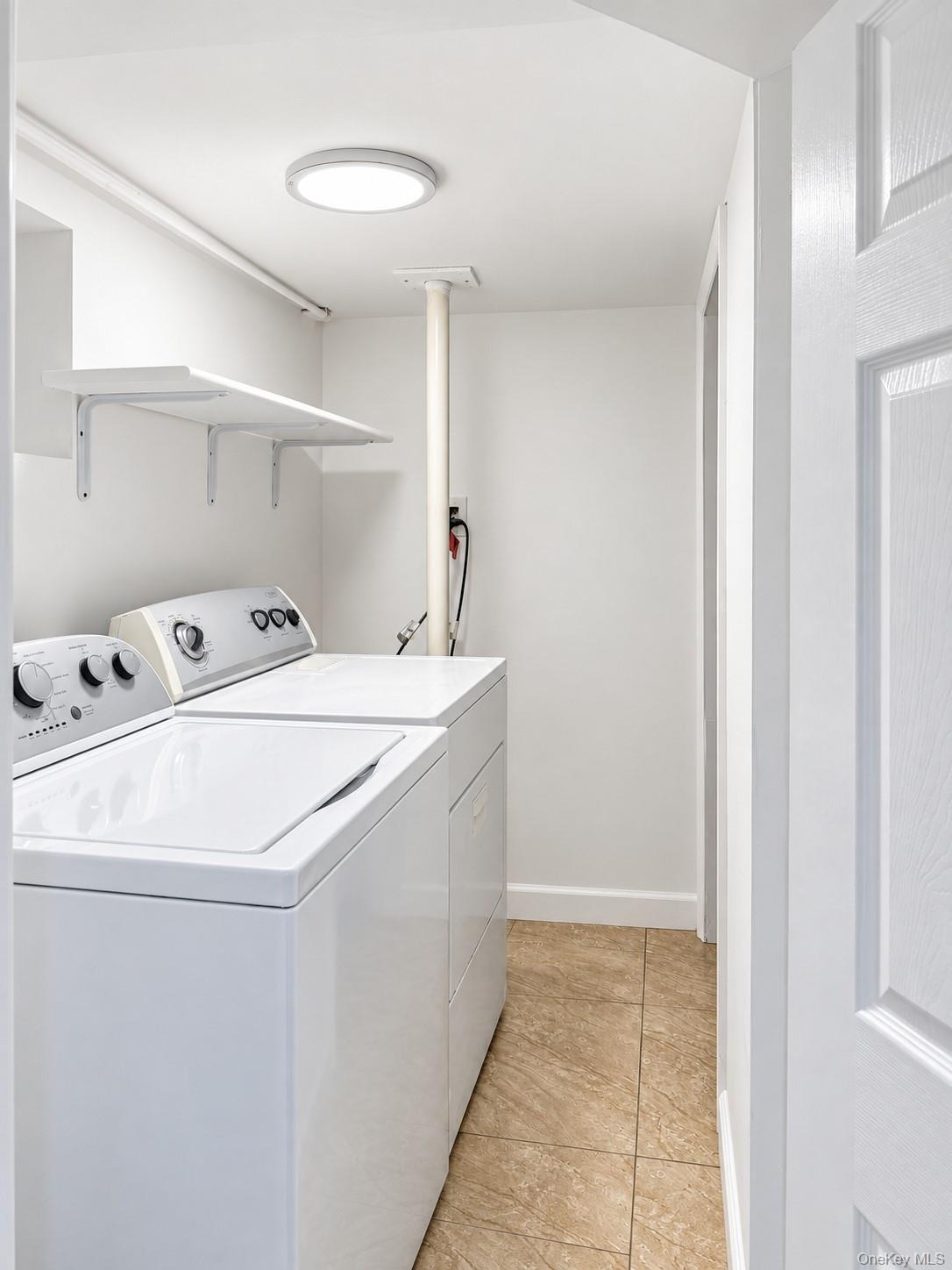 Roquette Ave, Floral Park, NY 11001