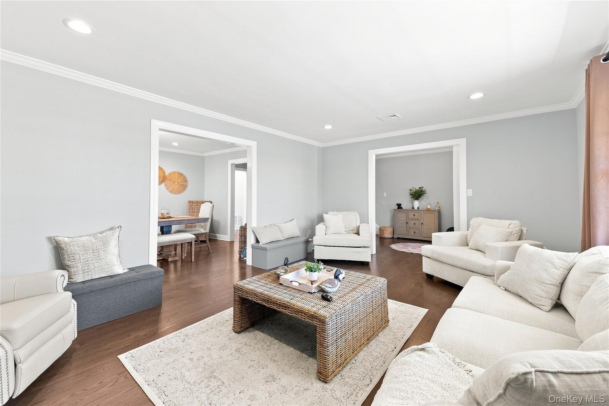 Grand Central Ave, Amityville, NY 11701