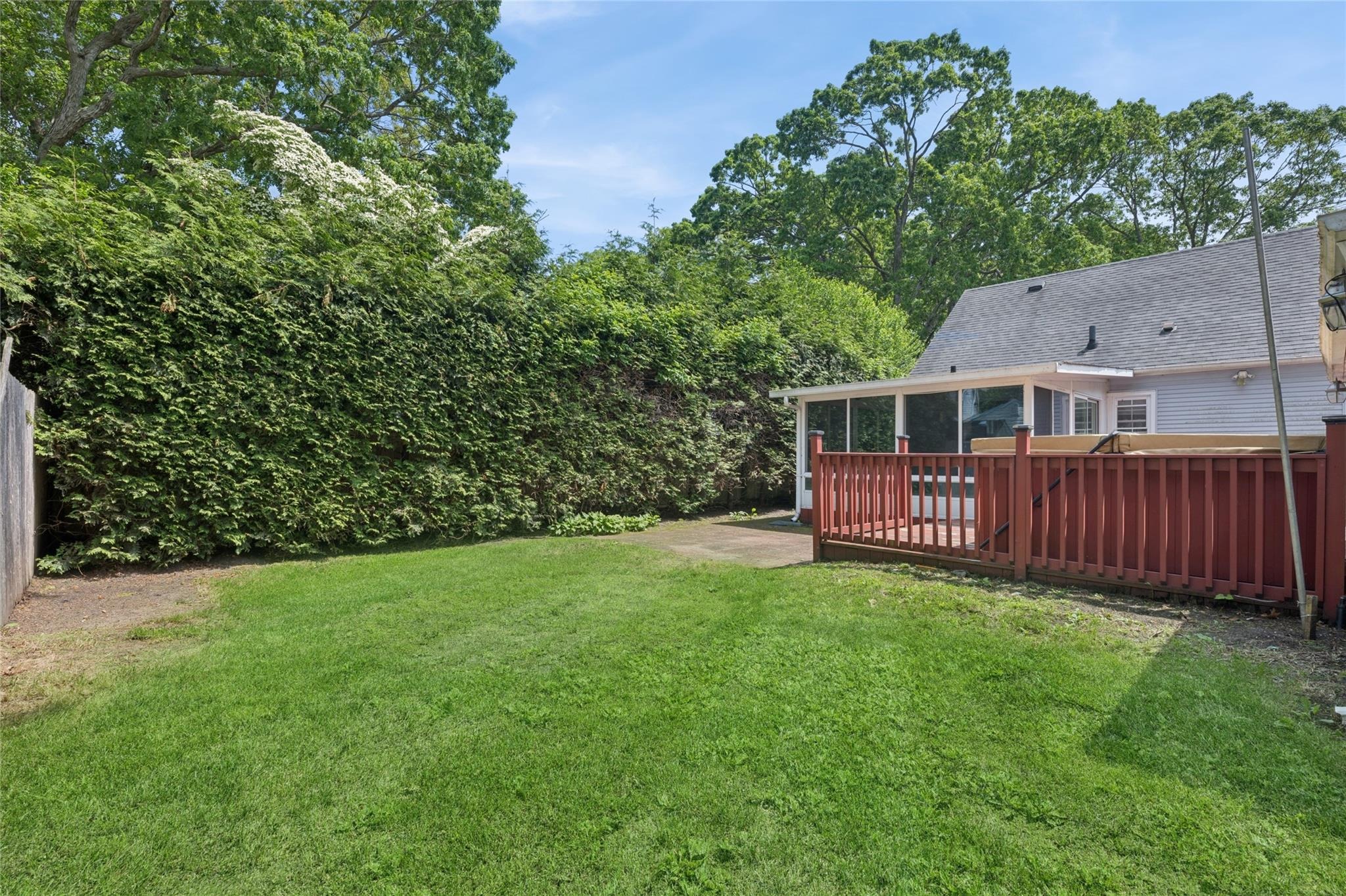 Hemlock St, Islip, NY 11751