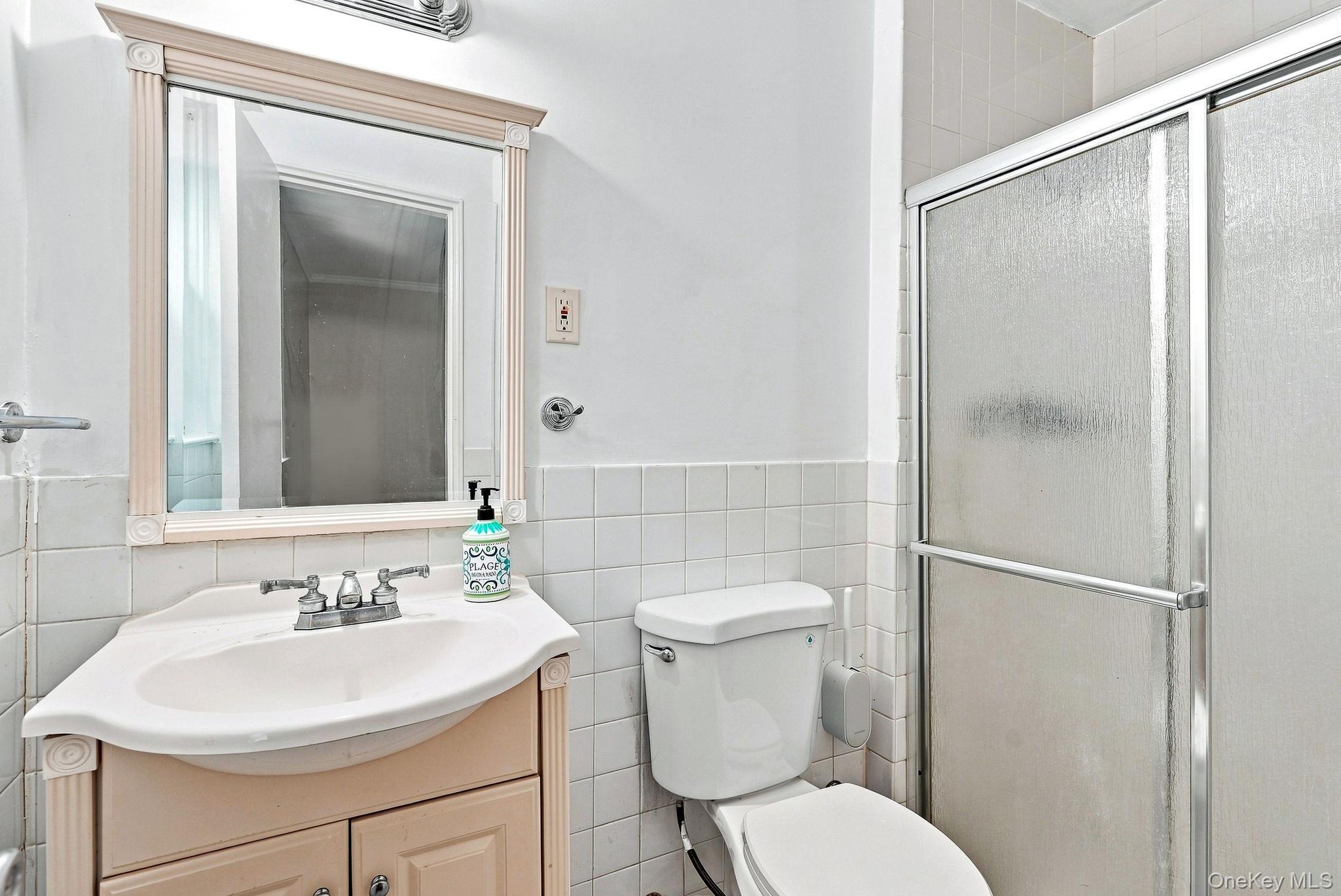 Avon Cir, Rye Brook, NY 10573