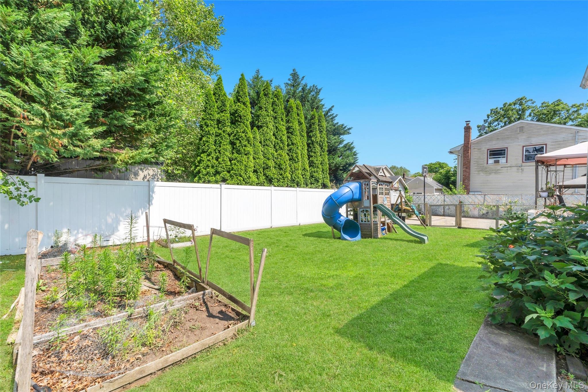 Commack Rd, Islip, NY 11751