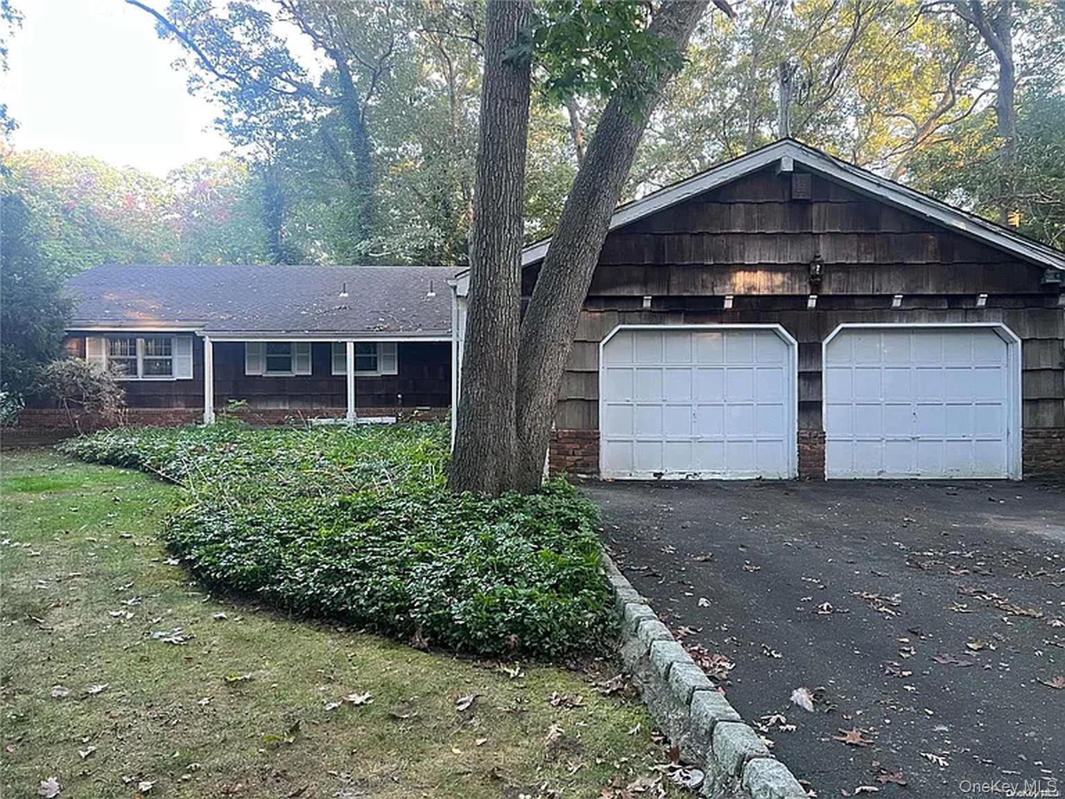 Chelsea Pl, Dix Hills, NY 11746 #1