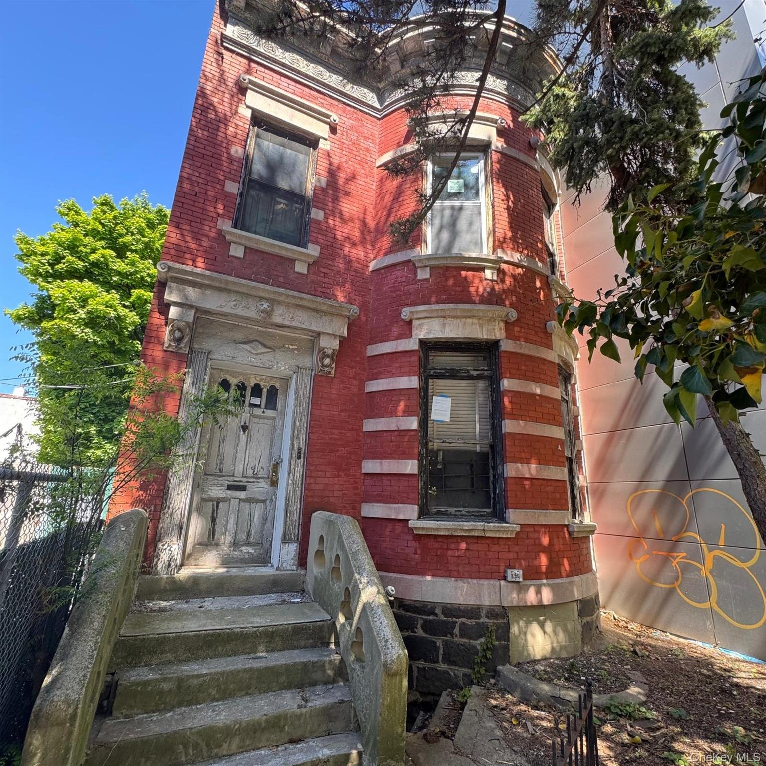 72nd Ave, Forest Hills, NY 11375