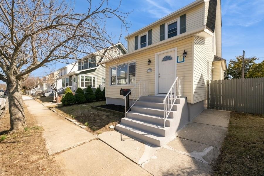 Winchester Dr, Lindenhurst, NY 11757 #1