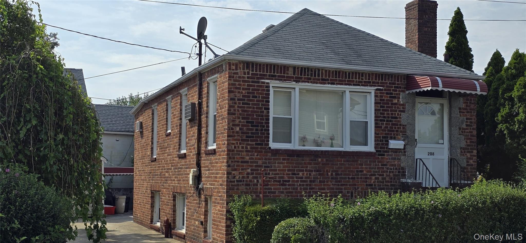 Evans Ave, Elmont, NY 11003