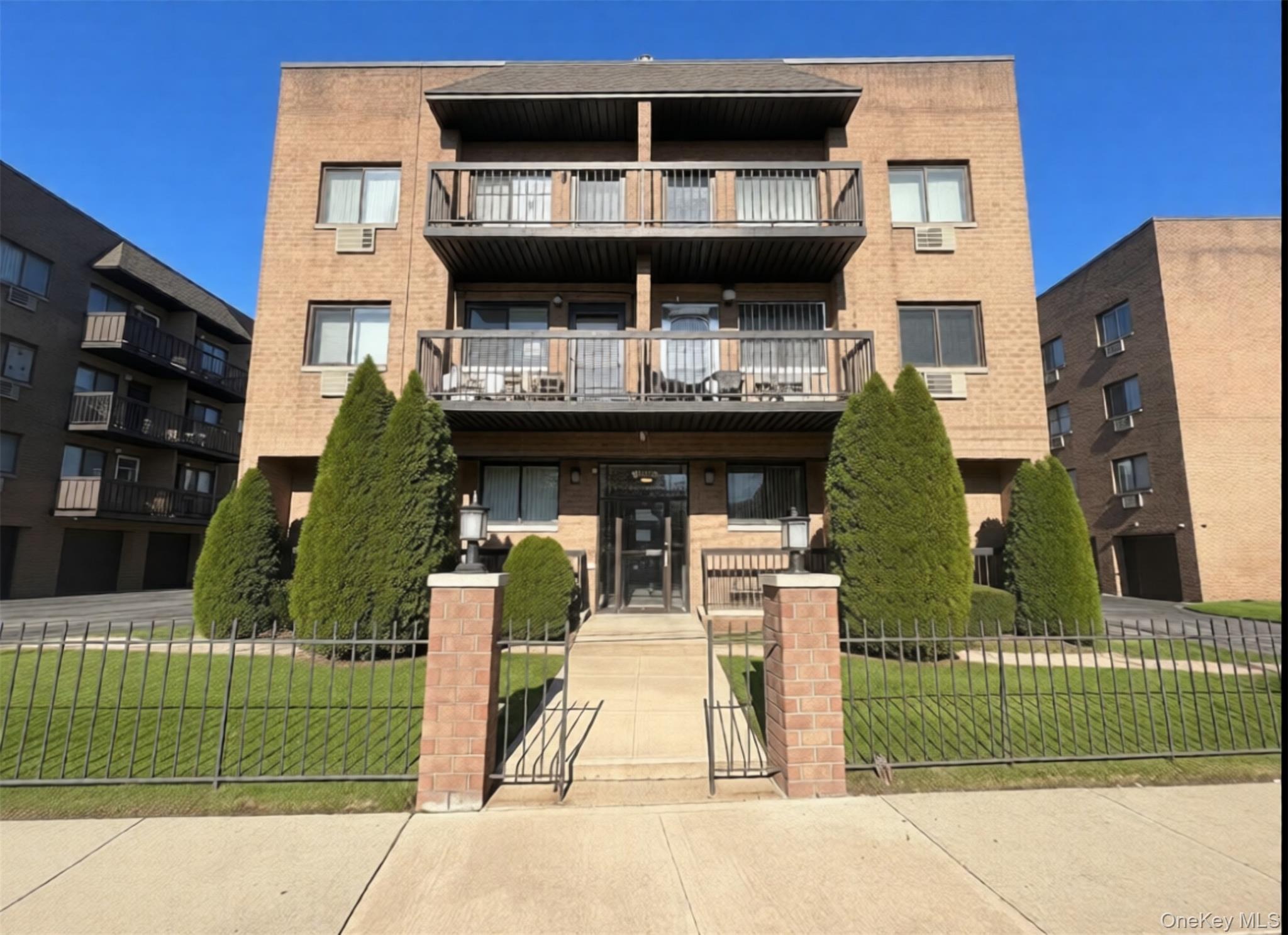 Conduit Ave, Ozone Park, NY 11417