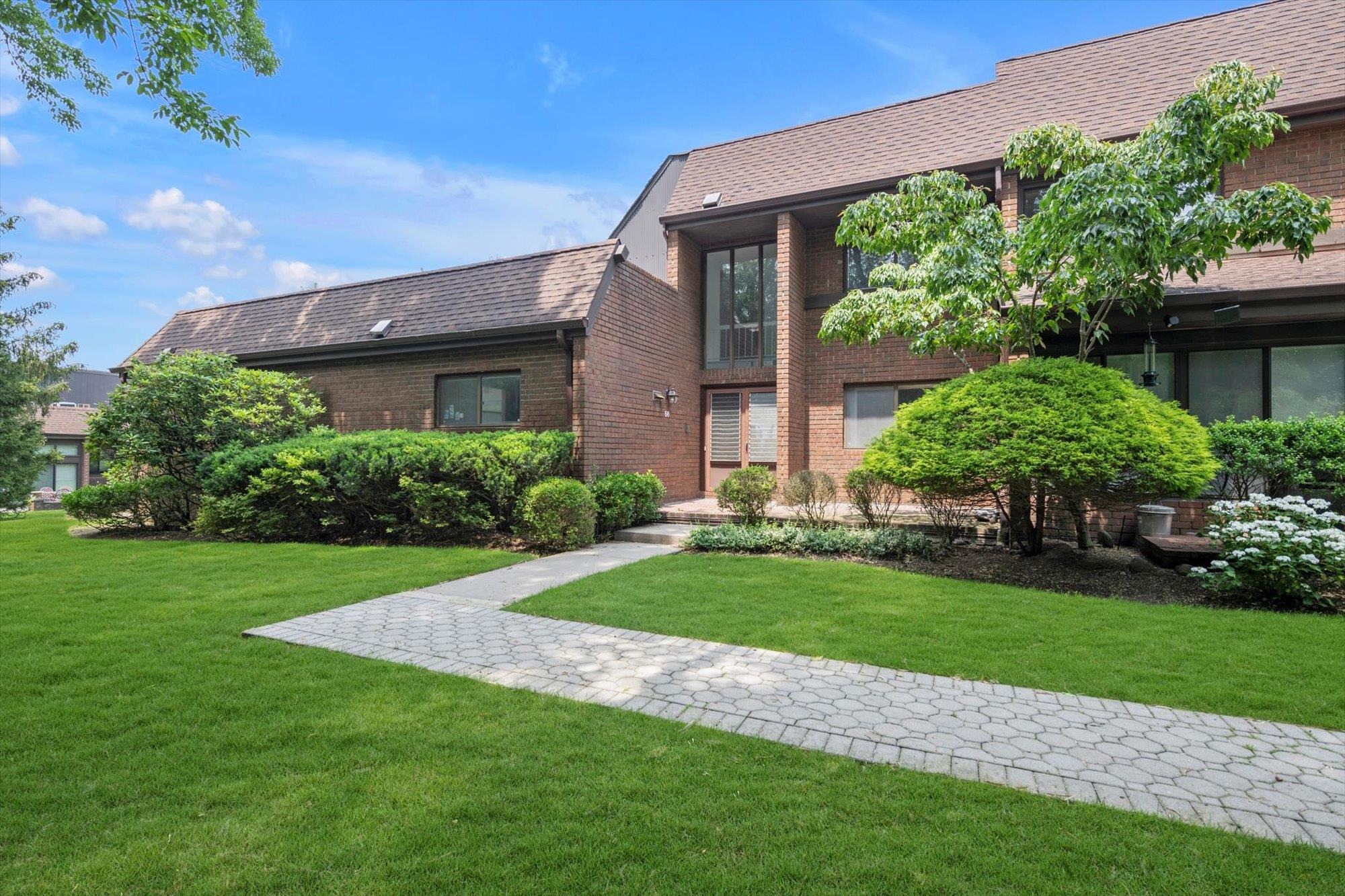 Chestnut Hl, Roslyn, NY 11576 #1