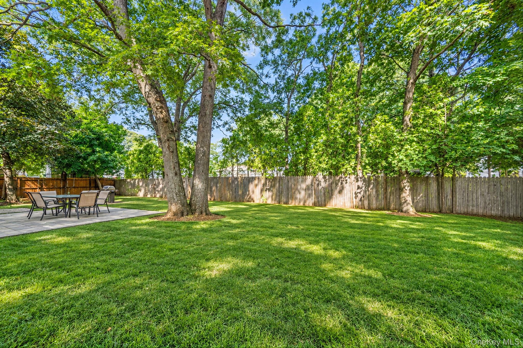 Spruce St, Selden, NY 11784