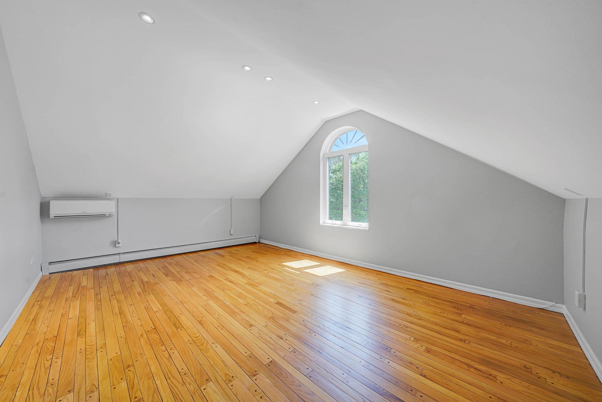 Ashleigh Ct, Glen Cove, NY 11542 #1