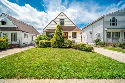 268th St, Glen Oaks, NY 11004 #1