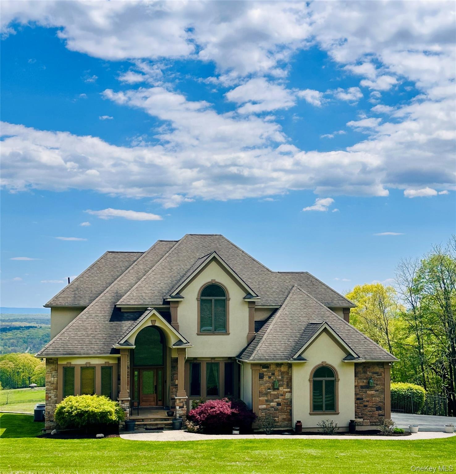 Rachel Ct, Bloomingburg, NY 12721
