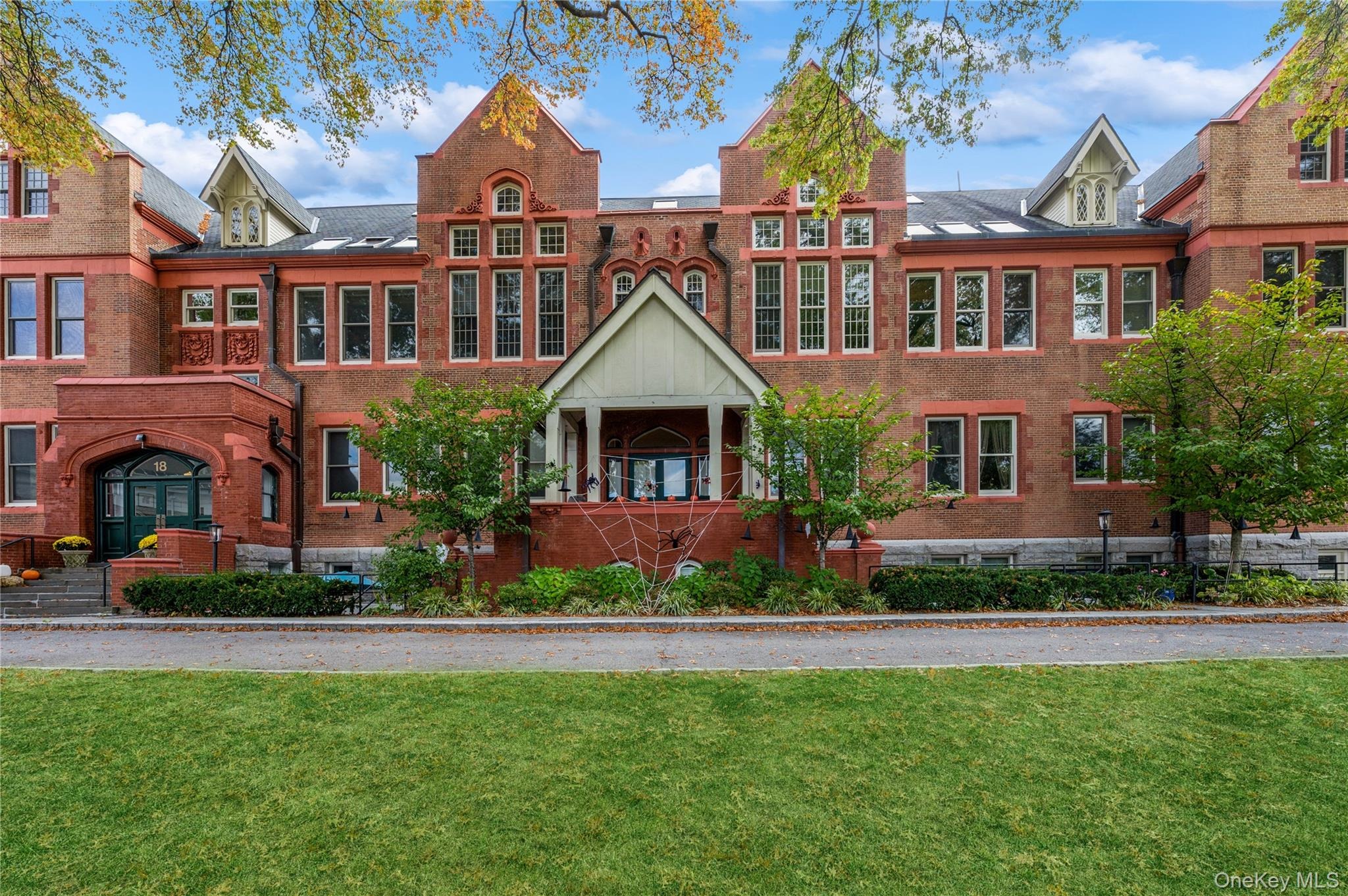 Broadway , Tarrytown, NY 10591