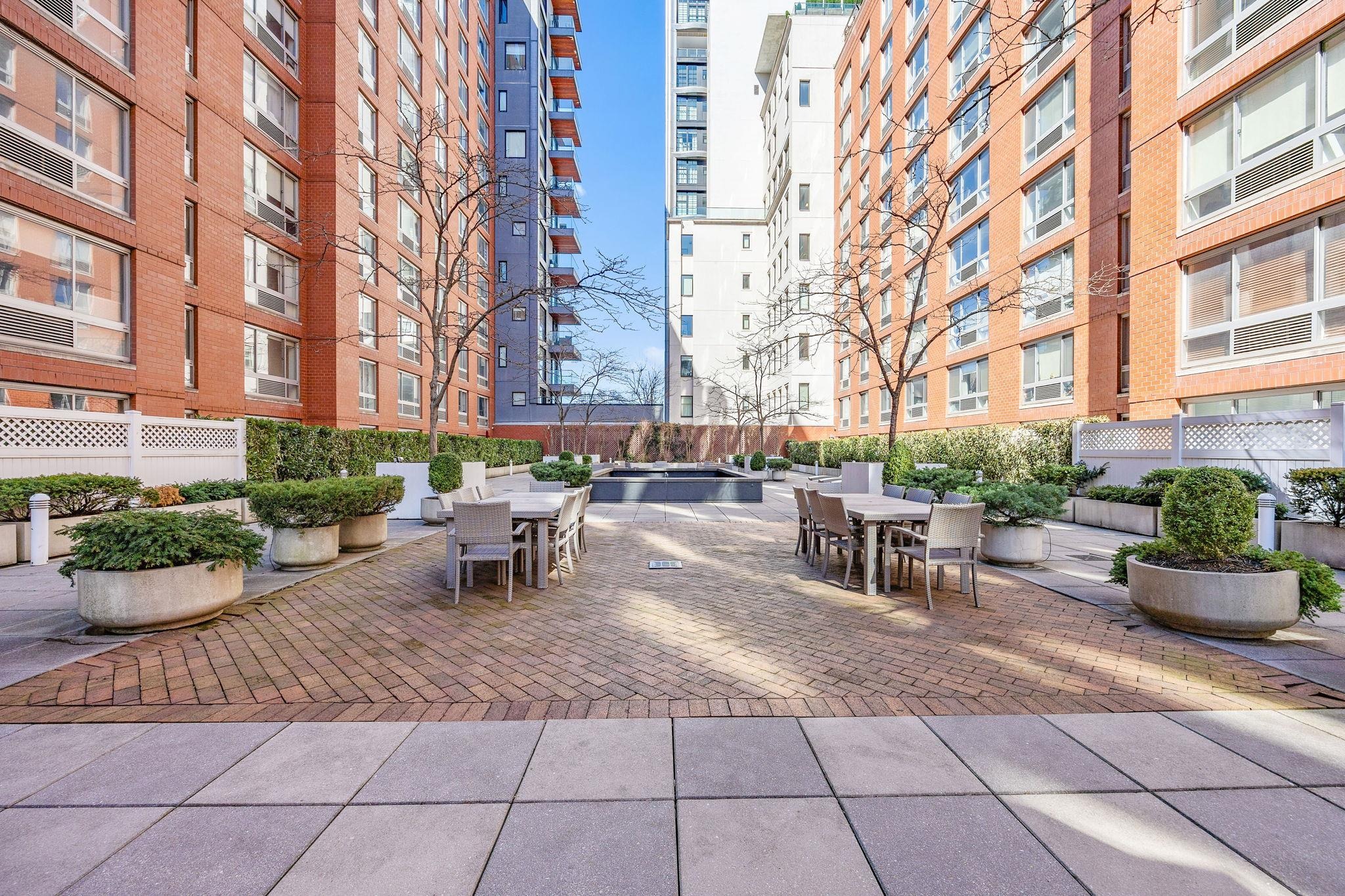 23rd St, New York, NY 10011