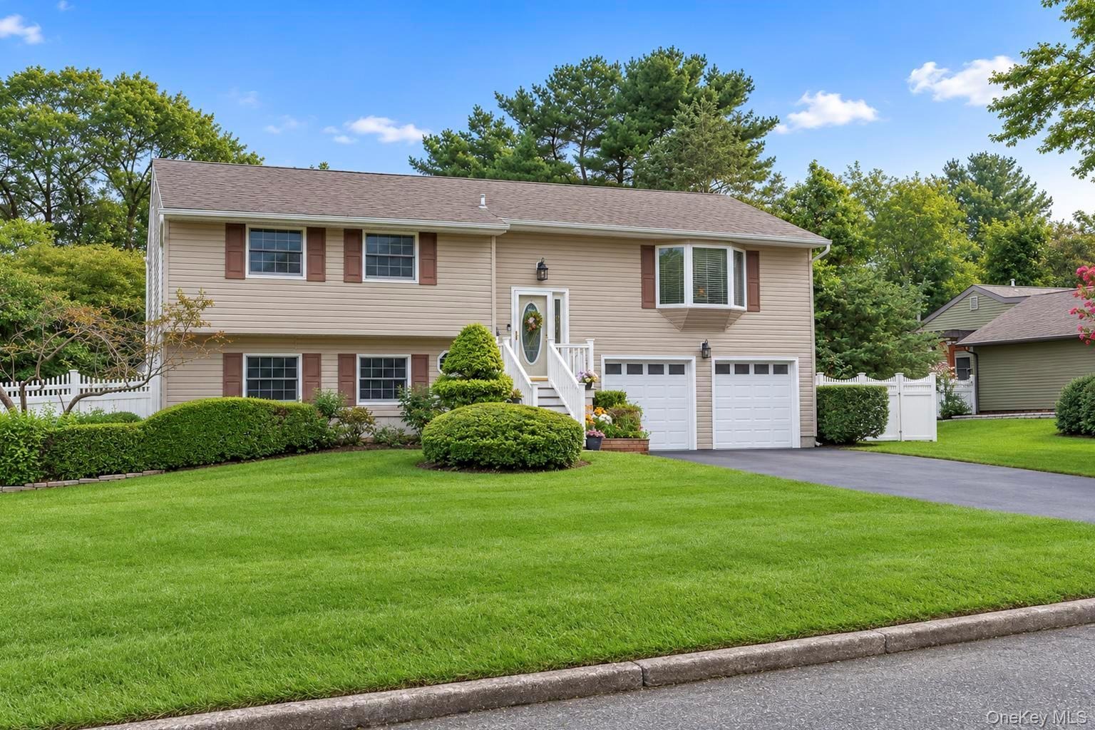 Nantucket Dr, Medford, NY 11763 #1