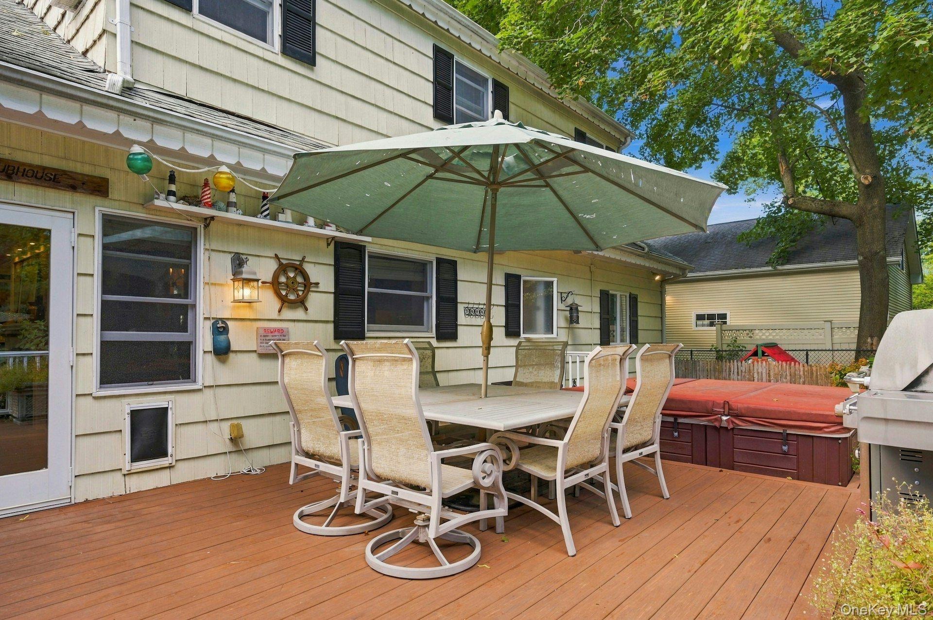Avenue B , Northport, NY 11768