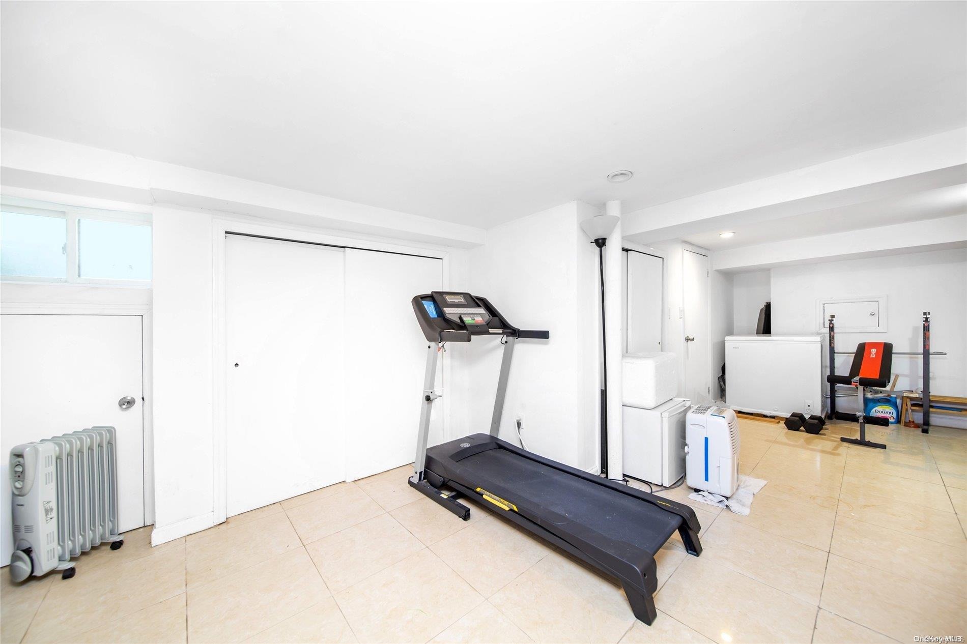 Walnut Pl, Great Neck, NY 11021 #1