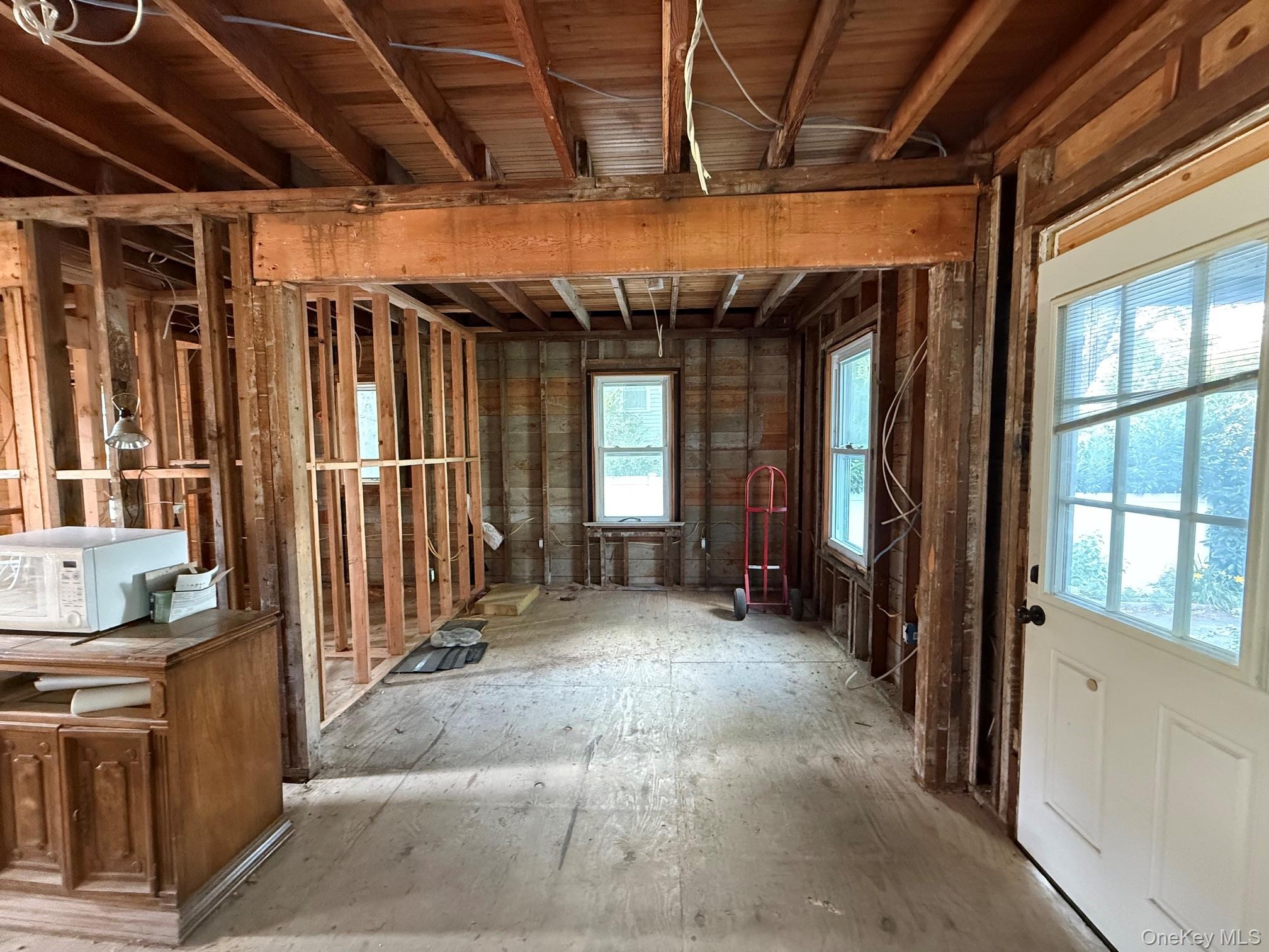 Washington Dr, Centerport, NY 11721
