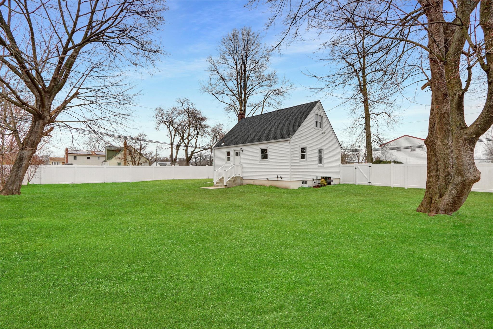 East St, Amityville, NY 11701