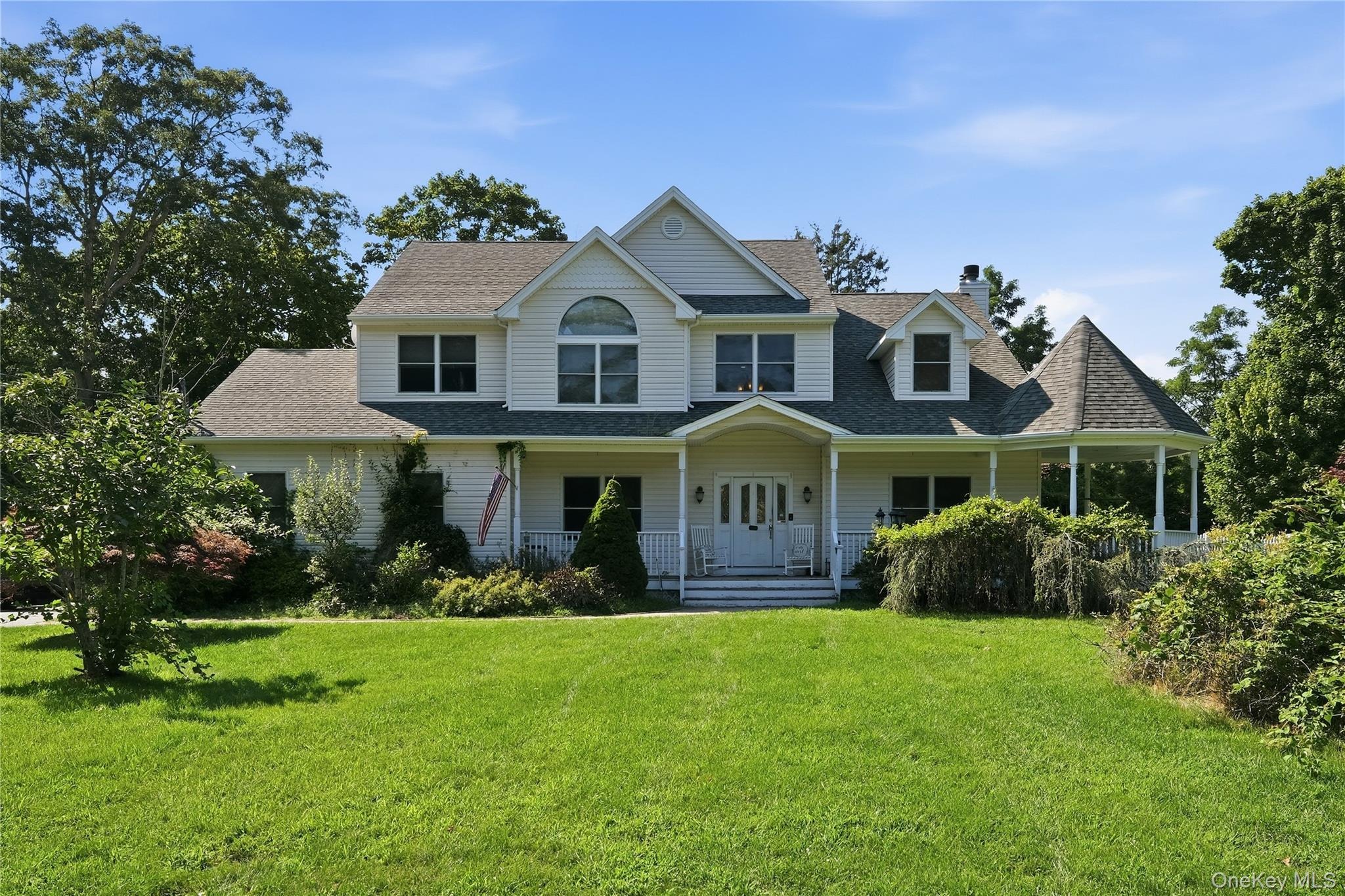 Melrose Pkwy, East Patchogue, NY 11772