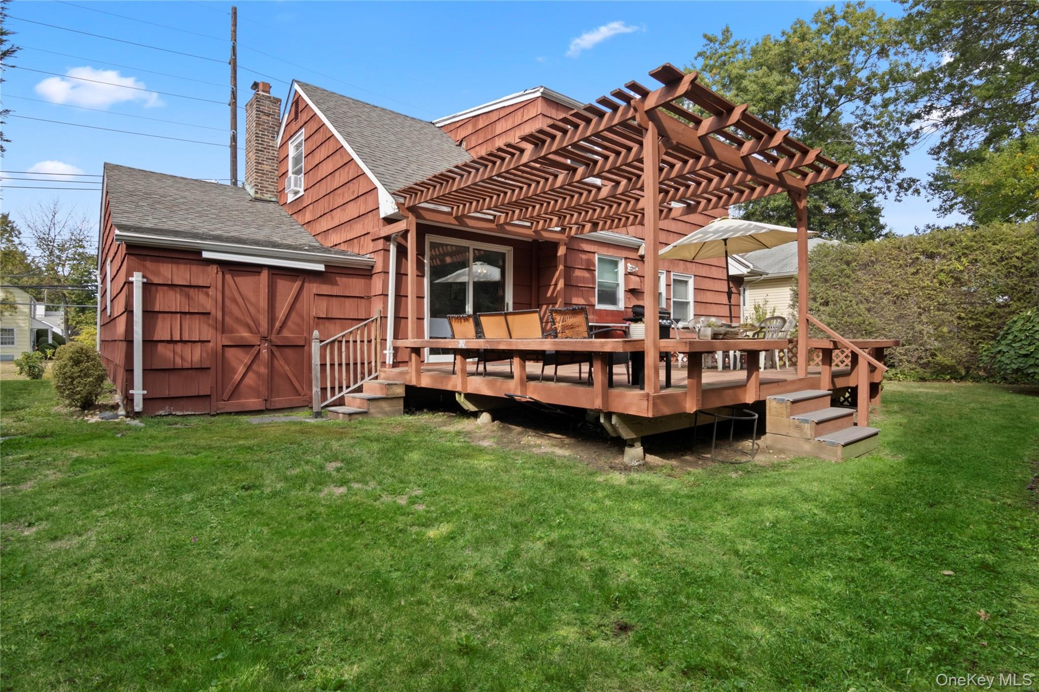 Glenwood Rd, Glen Head, NY 11545