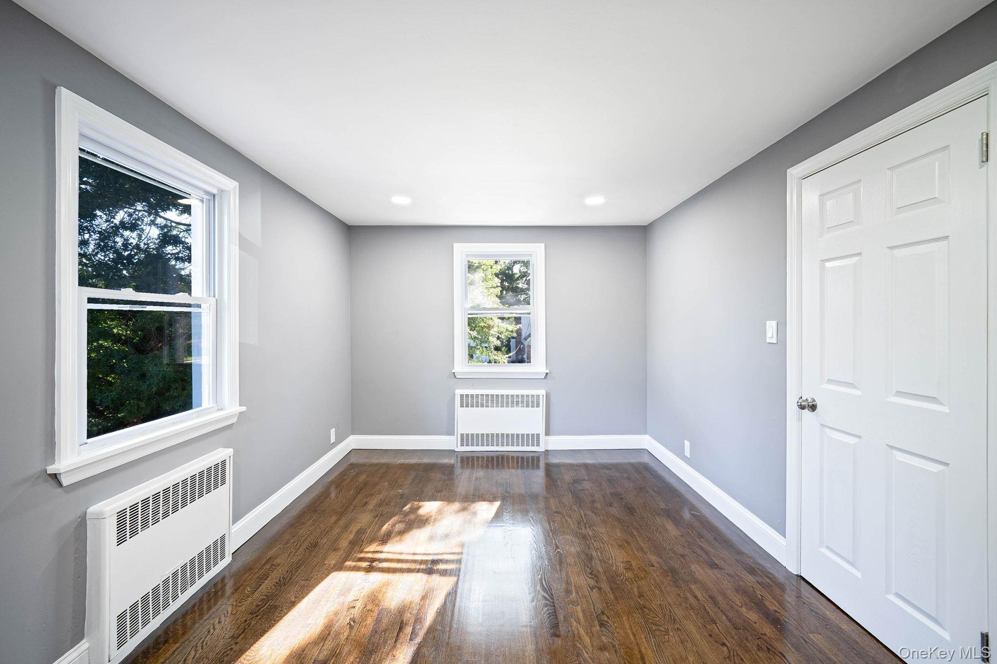 Hudson Ct, Lynbrook, NY 11563