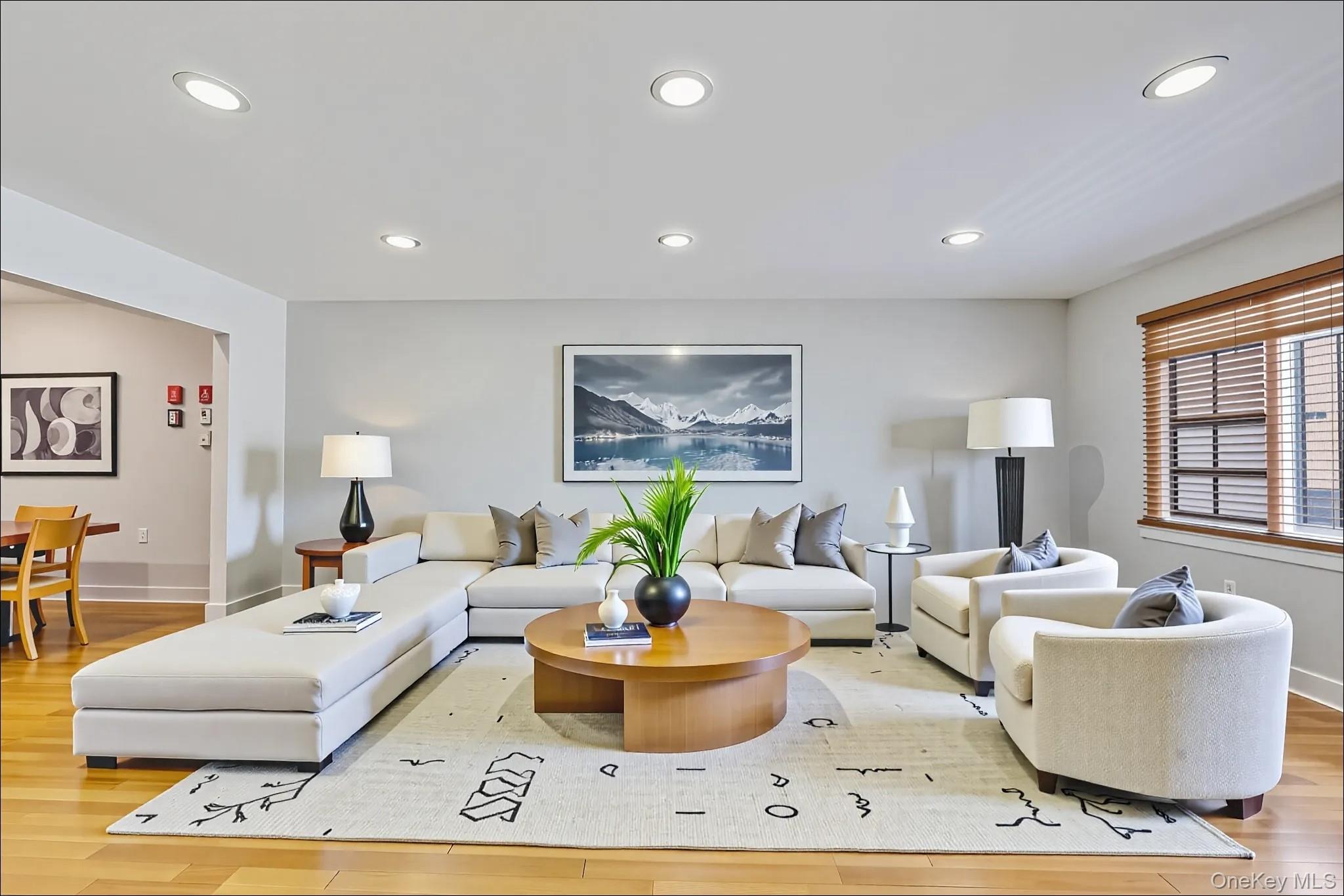 80th Ave, Glendale, NY 11385