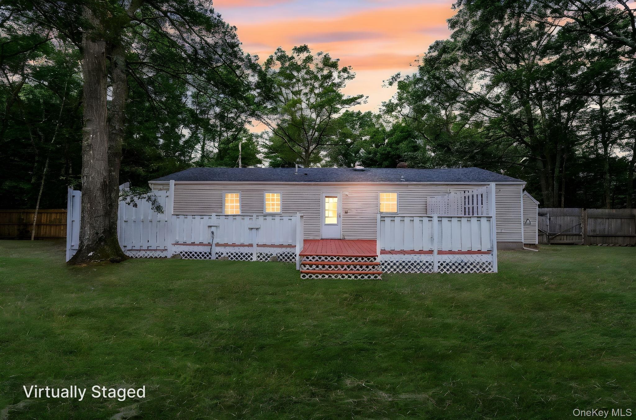 Red Maple Rd, Ridge, NY 11961