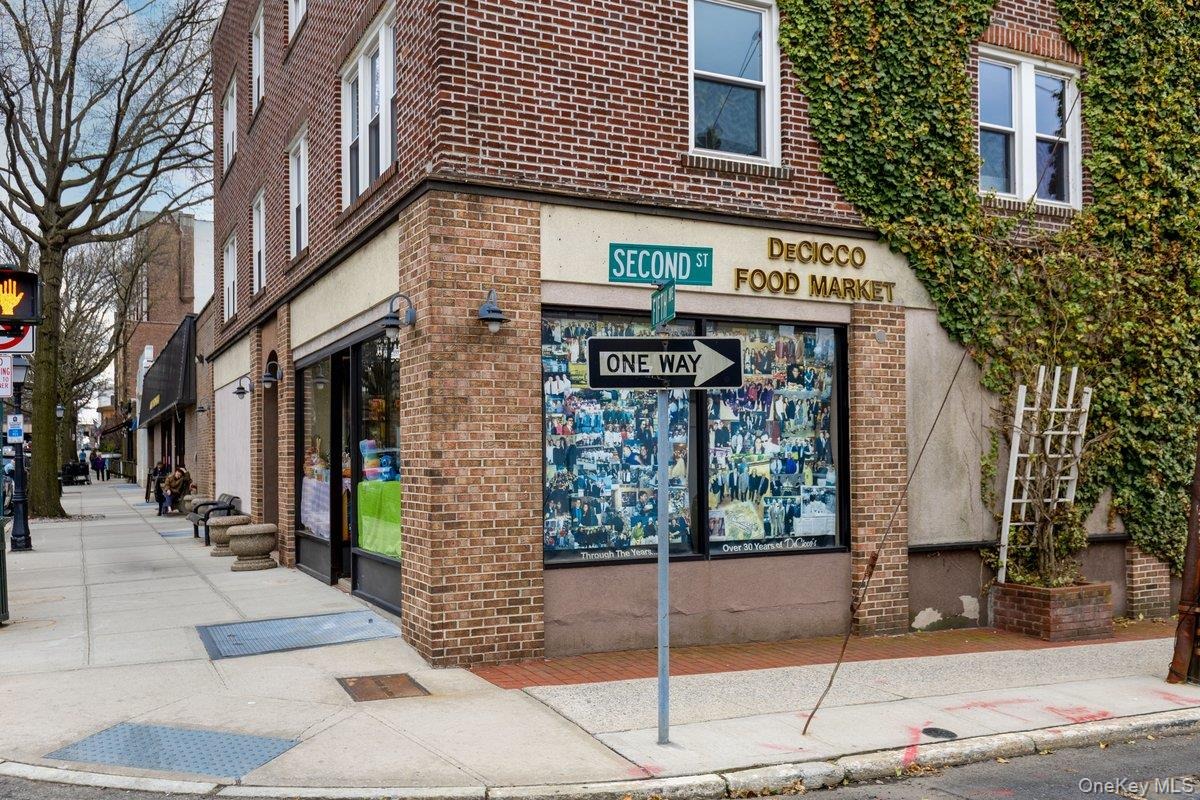Hutchinson Blvd, Mount Vernon, NY 10552